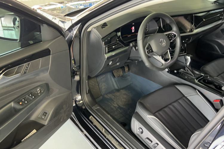 Used Volkswagen Passat 2023 330TSI Starry Elite Edition
