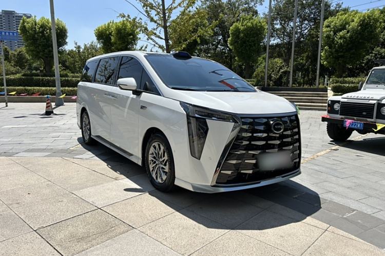 Used GAC Trumpchi Xiangwang M8 2025 Kunkun Series Max Luxury Cabin
