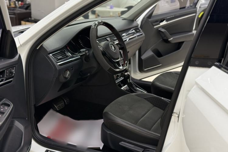 Used Volkswagen C-TREK 2018 1.5L Automatic Luxury Edition
