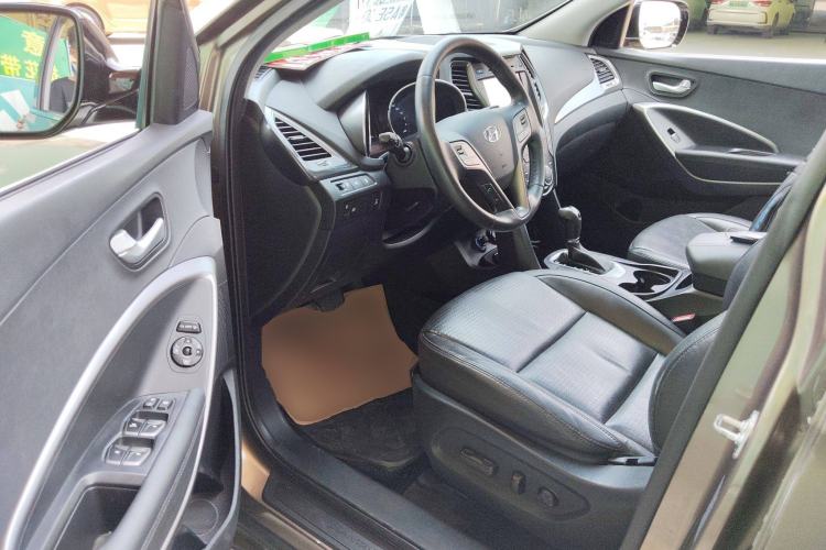 Used Hyundai Santa Fe 2013 Revised Version 2.4L Automatic All-Wheel Drive Smart Type
