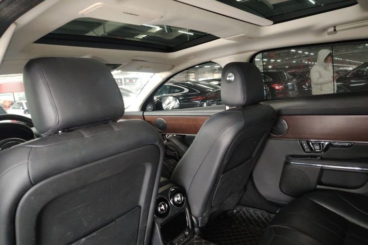 Used Jaguar XJ 2016 XJL 2.0T Two-Wheel-Drive Elegant Business Edition
