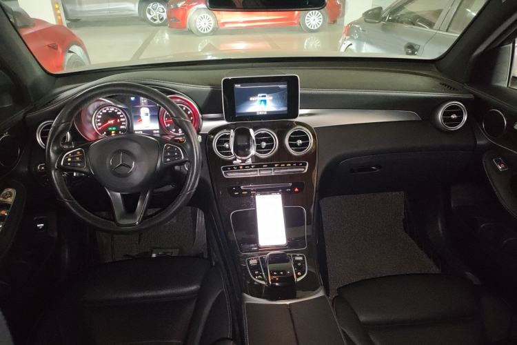 Used Mercedes-Benz GLC 2019 GLC 260 4MATIC Luxury Model
