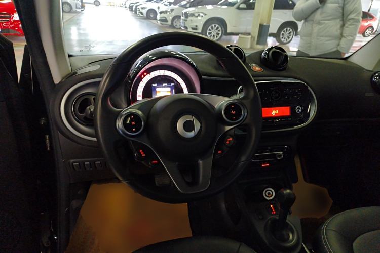 Used  fortwo 2019 0.9T 66kW Hardtop Wind Power Edition China VI
