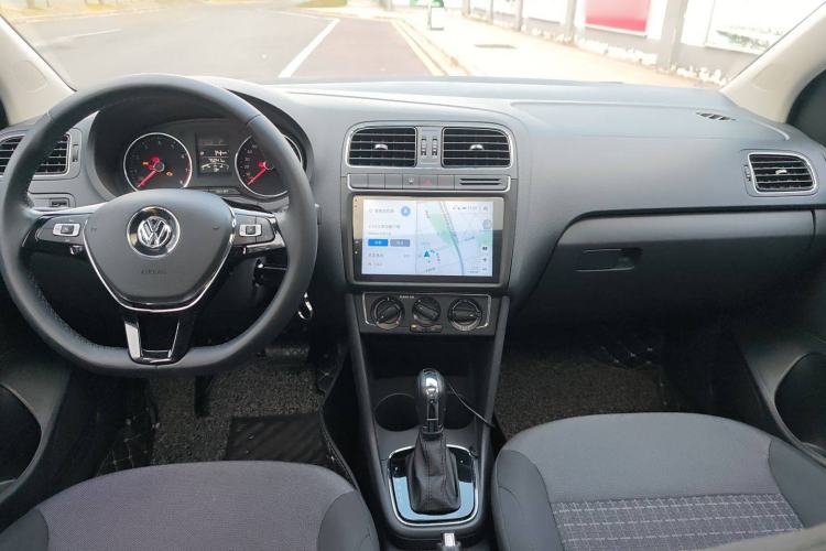 Used Volkswagen Polo 2016 1.6L Automatic Comfort Model
