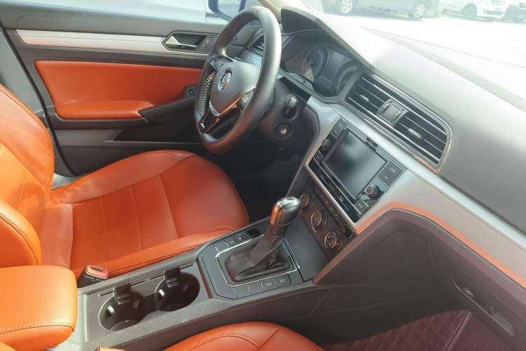 Used Volkswagen Lamando 2019 230TSI DSG Vision Edition China VI Standard
