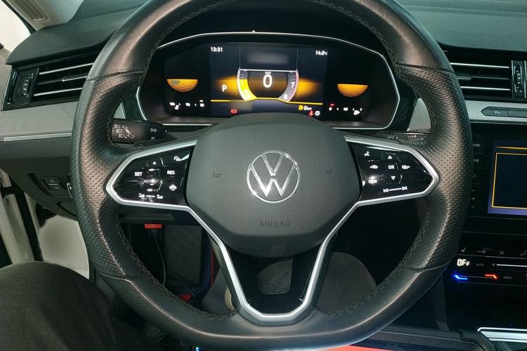 Used Volkswagen Magotan 2023 2 Million Units Limited Edition 330TSI DSG Leading Version