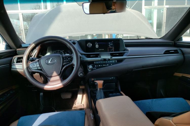 Used Lexus ES 2020 200 Excellence Edition
