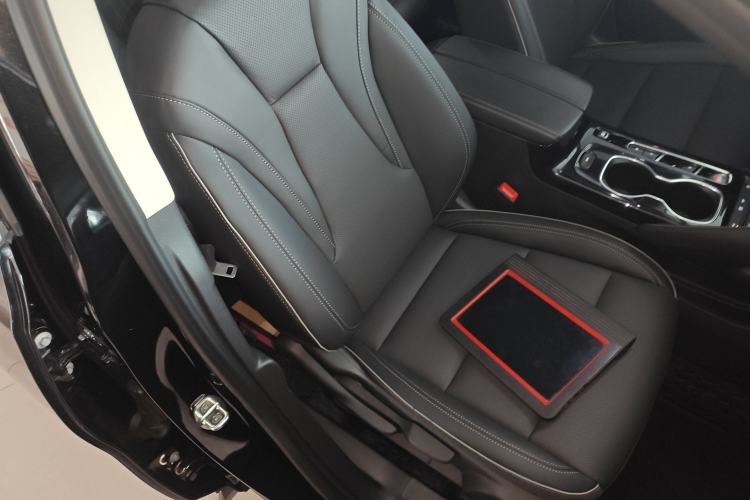 Used Buick Envision 2022 Facelift Encore S 652T Two-Wheel-Drive Luxury Model
