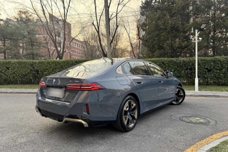 Used BMW i5 2024 eDrive 35L M Sport Package
