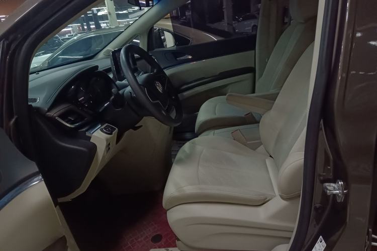 Used Buick GL8 2023 Land Executive Class Comfort Model