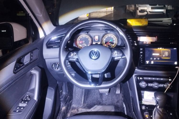 Used Volkswagen Tiguan L 2021 330TSI Automatic Two-Wheel Drive Smart Edition
