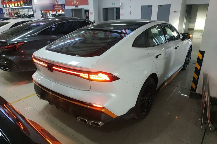 Used Changan UNI-V 2025 1.5T 500Bar Prestige Sporty Version