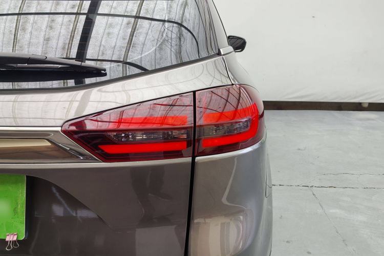 Used Geely Auto Emgrand X7 Sport 2018 1.8TD Automatic Two-Wheel Drive Smart Connect 4G Internet Edition
