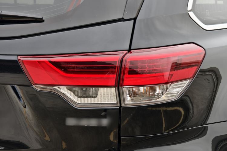 Used Toyota Highlander 2018 2.0T Four-Wheel Drive Luxury Version 7 Seats China VI Standard
