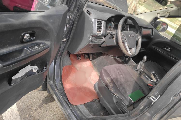 Used Jinbei Gold Hiace 2023 2.0L Passenger Van Travel Lion 5/6/7 Seater
