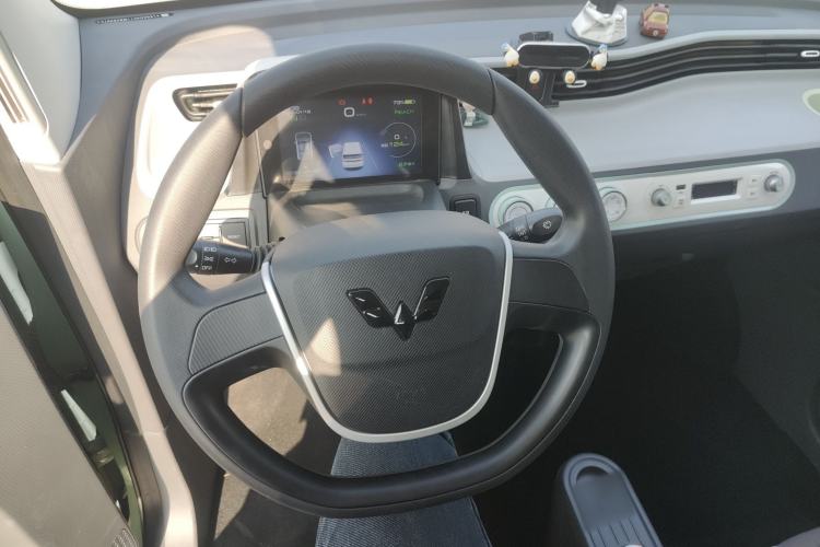 Used Wuling Hongguang MINIEV 2021 Macaron Premium Model – Lithium-NMC
