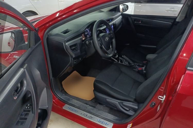 Used Toyota Levin 2016 Dual-Engine 1.8H GS E-CVT Elite Model with Sunroof
