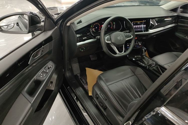 Used Volkswagen Passat 2025 Outstanding Model 330TSI Elite Edition
