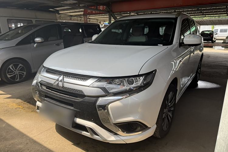Used Mitsubishi Outlander 2021 Revised Version 2.0L Two-Wheel Drive Comfort Edition 5 Seats
