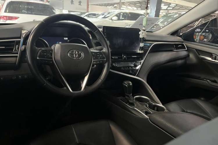 Used Toyota Camry 2021 2.0G Luxury Edition
