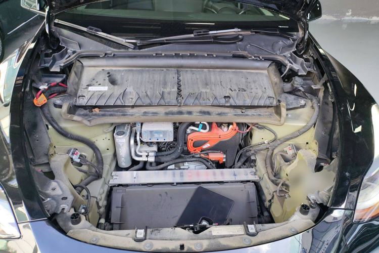 Used Tesla Model Y 2023 Long-Range All-Wheel-Drive Version
