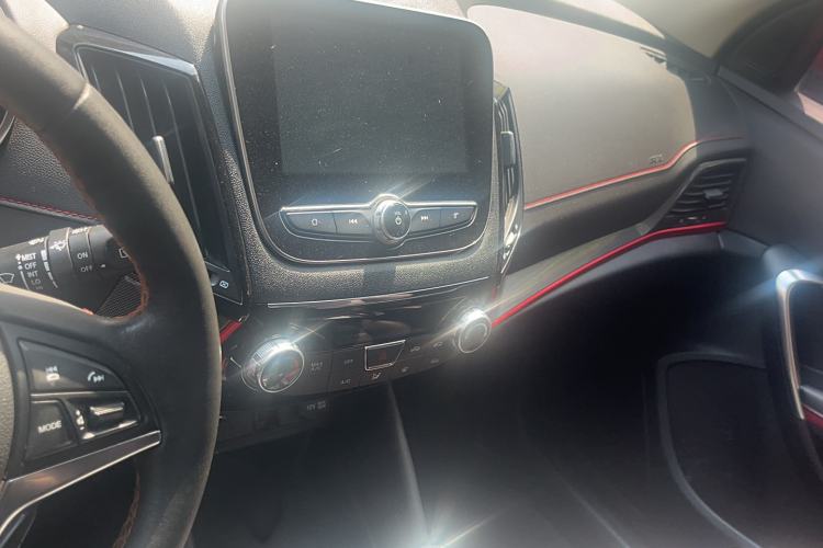 Used Changan CS55 2017 1.5T Manual Colorful Edition
