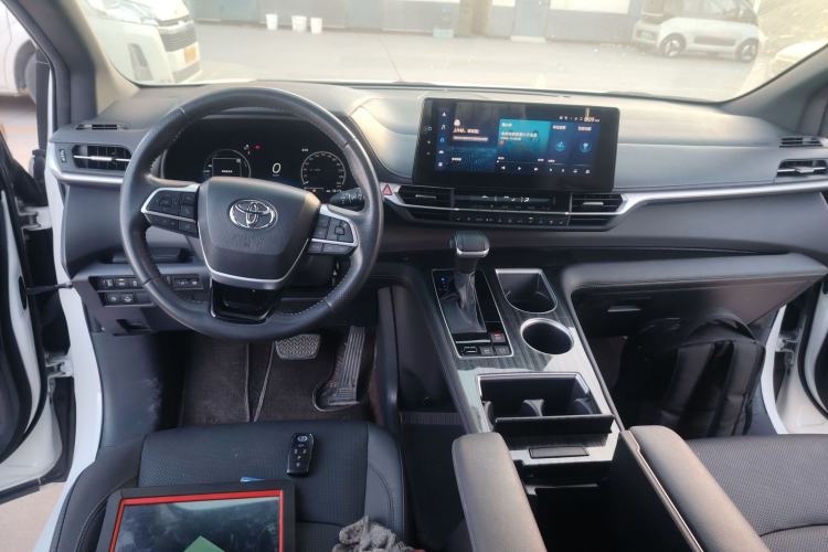 Used Toyota Sienna 2021 2.5L Hybrid Ultimate Edition