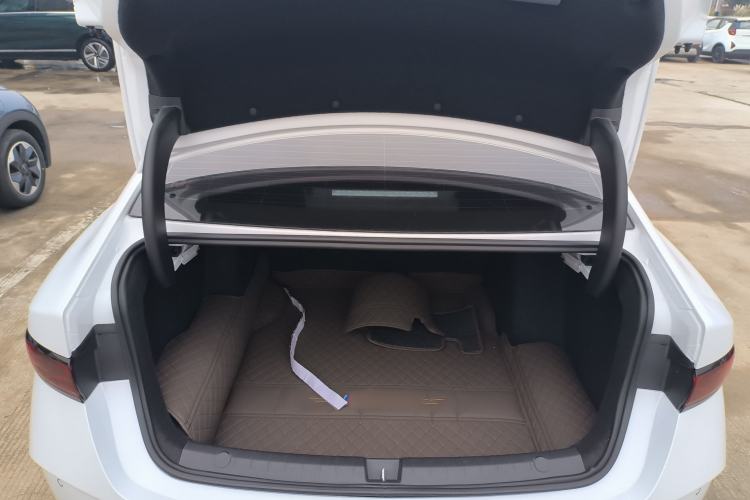 Used BYD Qin PLUS 2025 DM-i Smart Drive 55KM Leading Model
