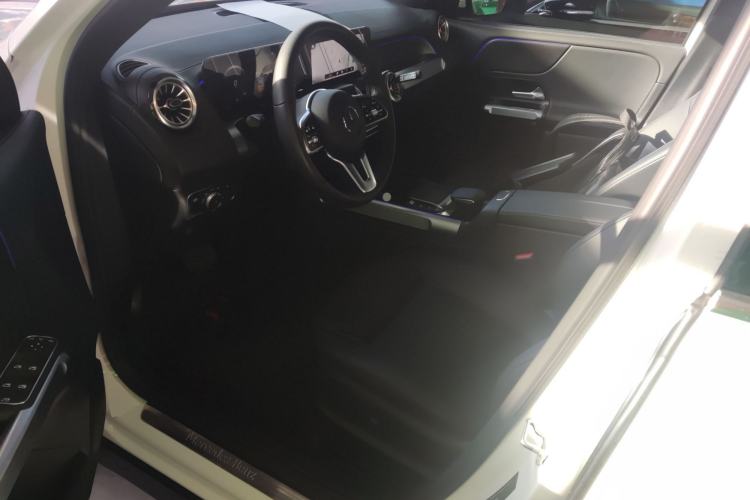 Used Mercedes-Benz GLB 2022 Refresh GLB 200 Dynamic Edition