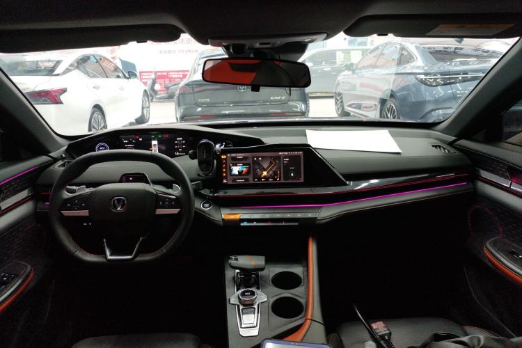 Used Changan UNI-V 2022 1.5T Prestige Version
