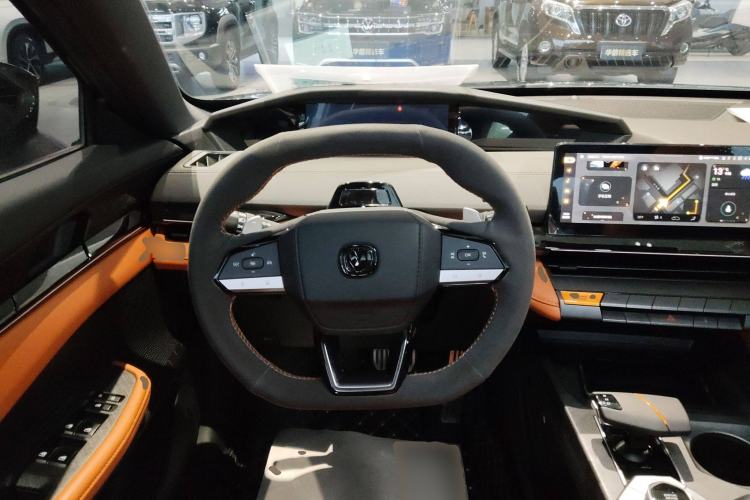 Used Changan UNI-V 2023 2.0T Leading-Speed Edition
