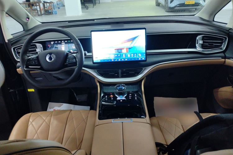 Used Denza D9 2024 DM-i 980 Four-Wheel Drive Flagship Model
