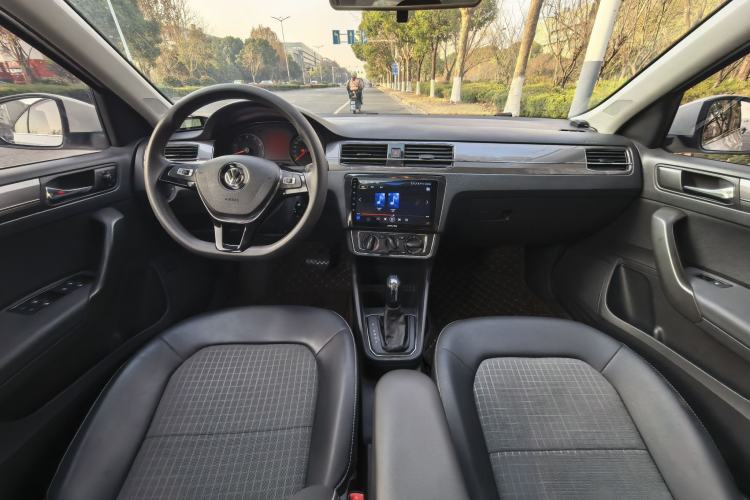 Used Volkswagen Santana 2016 1.6L Automatic Comfort Edition
