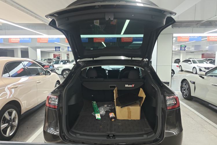 Used Tesla Model Y 2021 Long-Range All-Wheel-Drive Version
