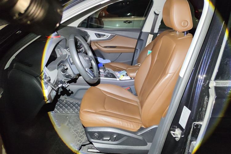 Used Audi Q7 2019 45 TFSI Comfort Model
