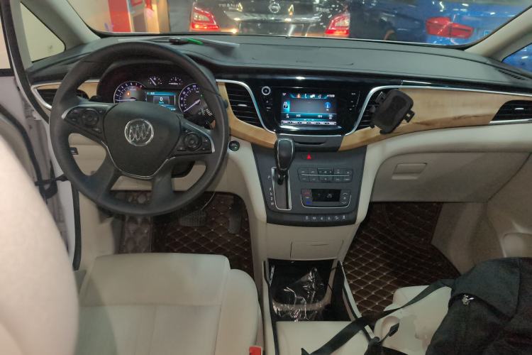 Used Buick GL8 2017 ES 28T Comfort Model China V Standard
