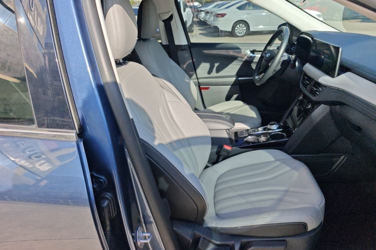 Used Ford Escape 2020 EcoBoost 245 Two-Wheel-Drive Titanium Edition
