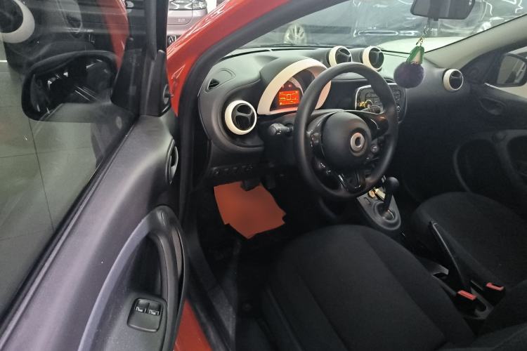 Used  forfour 2016 1.0L 52 kW Dynamic Edition
