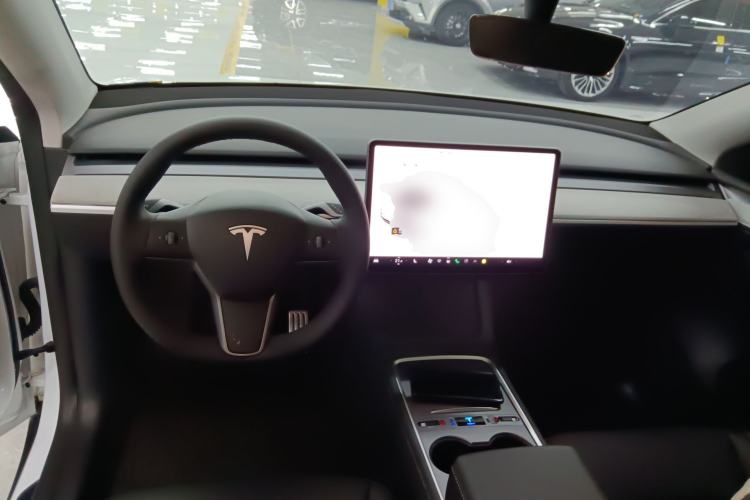 Used Tesla Model Y 2023 High-Performance All-Wheel-Drive Version
