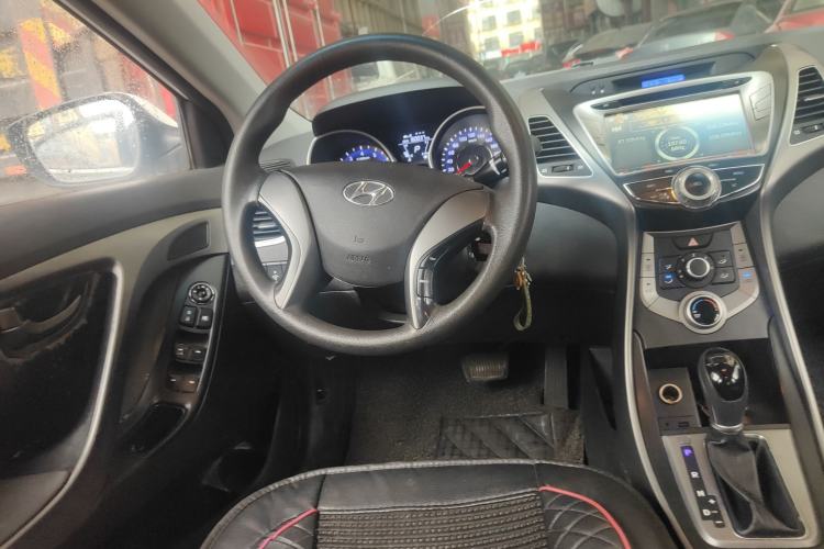 Used Hyundai Elantra 2015 1.6L Automatic Fashion Model