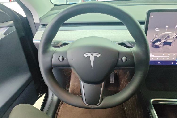 Used Tesla Model Y 2023 Rear-Wheel-Drive Version
