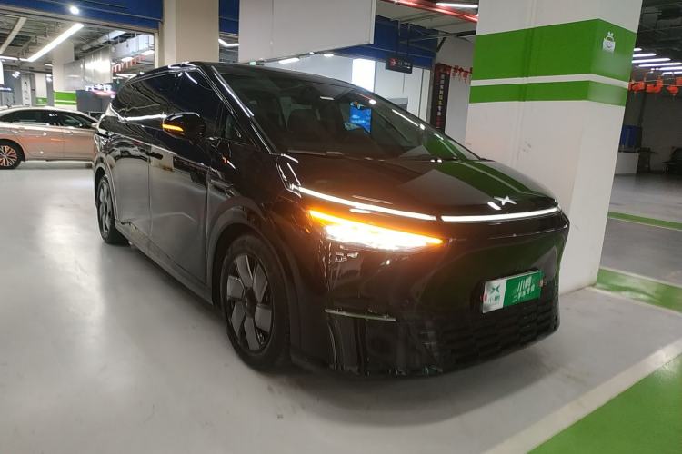 Used XPeng X9 2024 702 Ultra-Long Range Max
