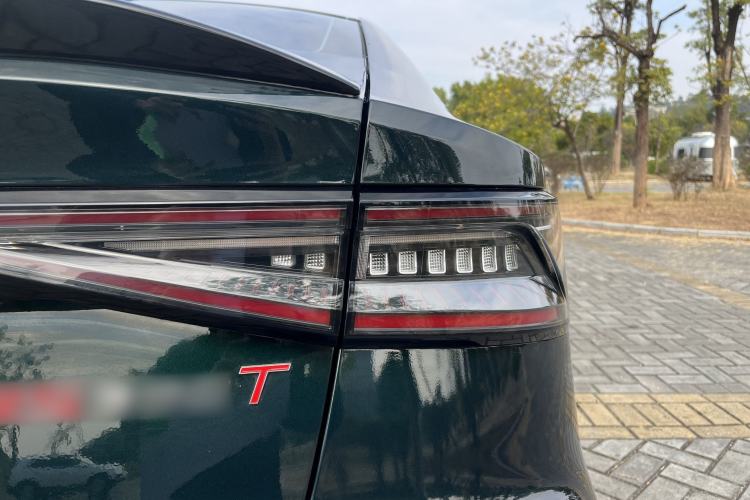 Used Chery Arrizo 8 2023 High-Energy Edition 2.0T DCT Luxury
