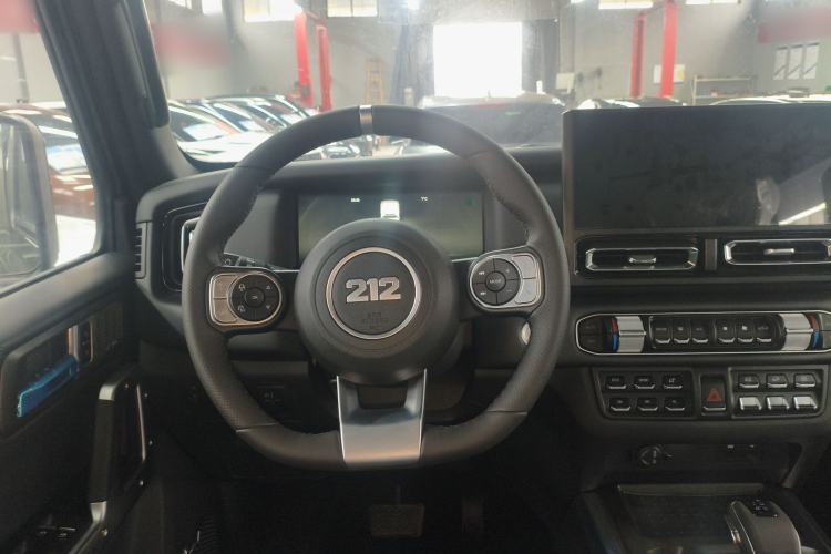 Used 212 T01 2024 2.0T Explorer