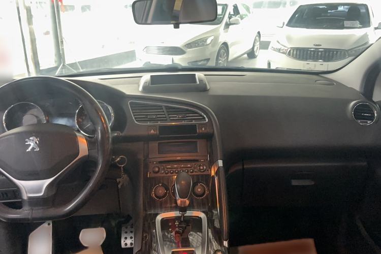 Used Peugeot 3008 2015 2.0L Automatic Classic Edition
