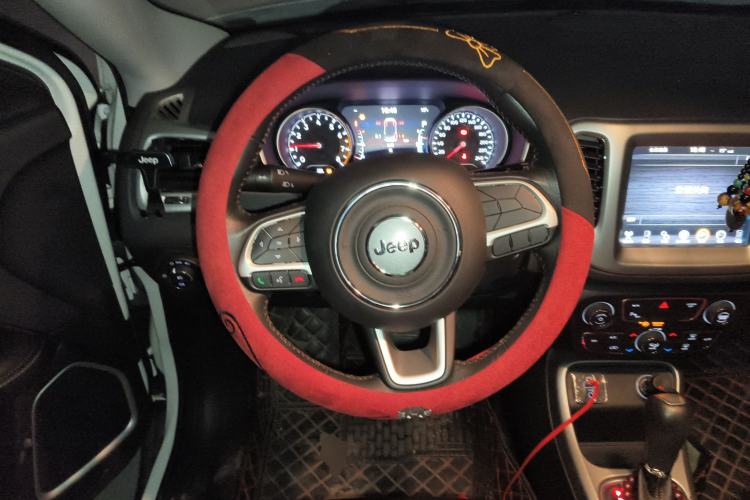 Used  Compass 2017 200T Automatic Family Edition