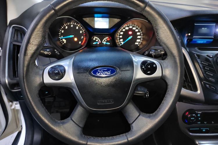 Used Ford Focus 2012 Sedan 1.6L Automatic Fashion Edition