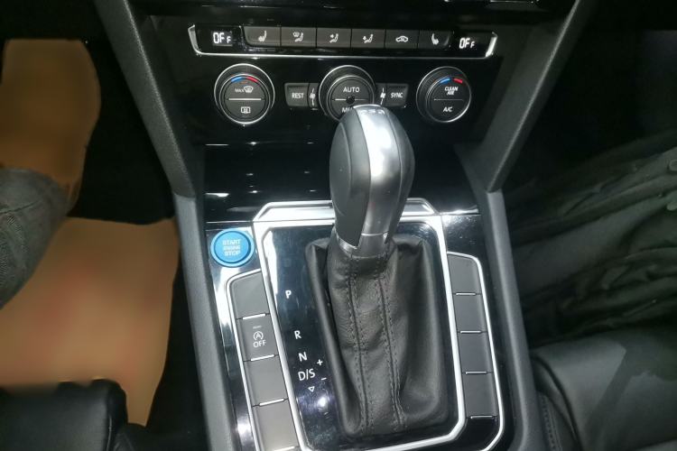 Used Volkswagen Magotan 2018 Facelift 330TSI DSG Luxury Model
