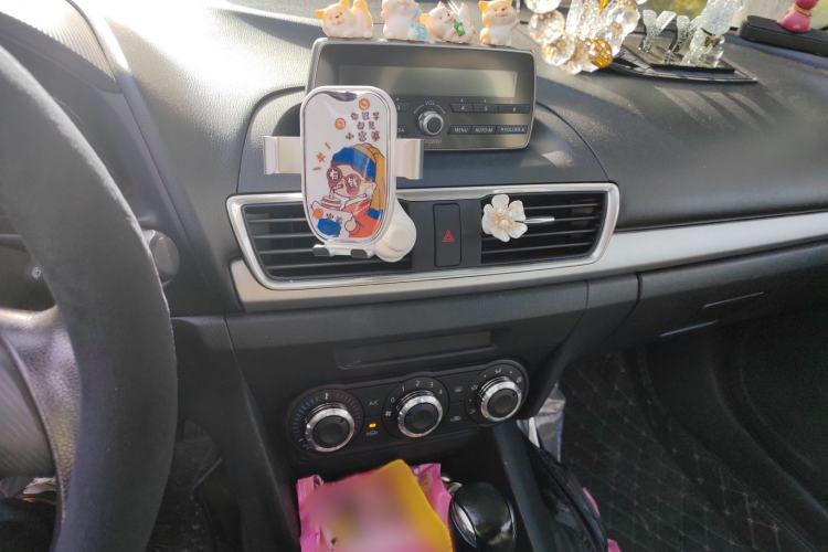 Used Mazda Mazda 3 Axela 2014 Sedan 1.5L Automatic Comfort Model