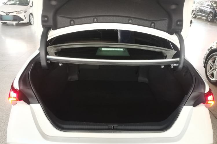 Used Toyota Avalon 2019 2.5L Touring Premium Version China VI Standard
